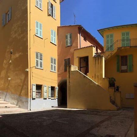 Between The Roofs Of Menton Old Town And The Sea Eksteriør billede