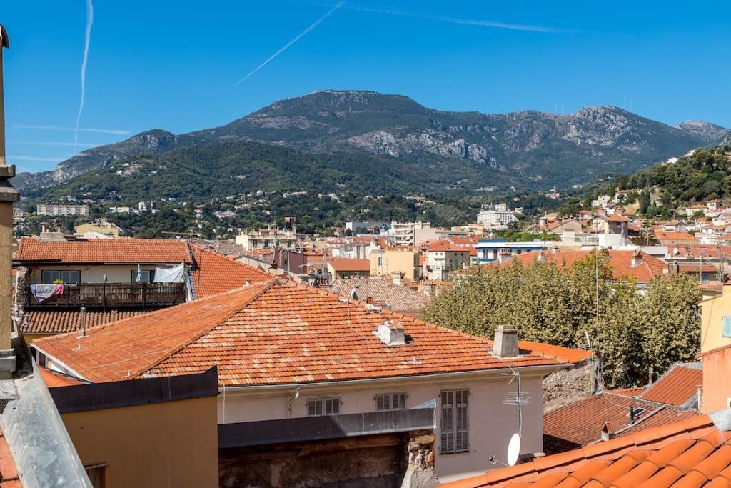 Between The Roofs Of Menton Old Town And The Sea Eksteriør billede